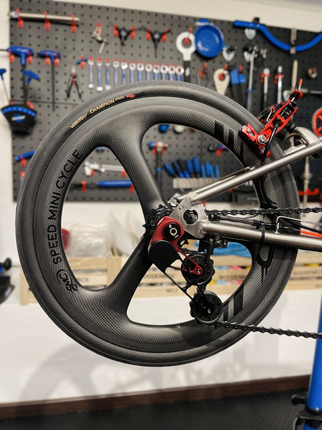 SMC GOVAN-TRI-SPOKES-349-TW2